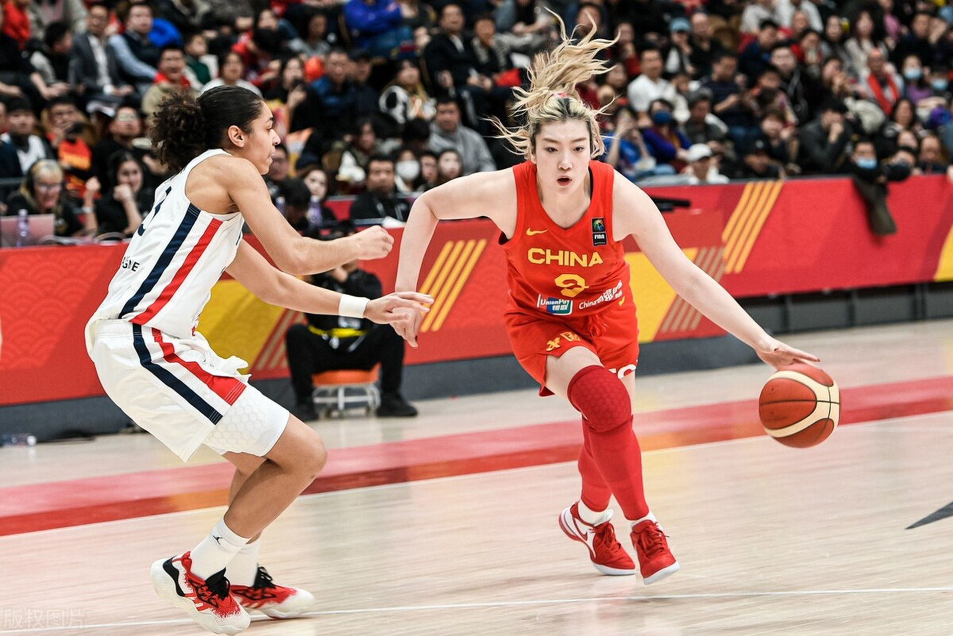 南美杯女篮锦标赛进行次轮较量，荷兰队实力碾压对手的简单介绍